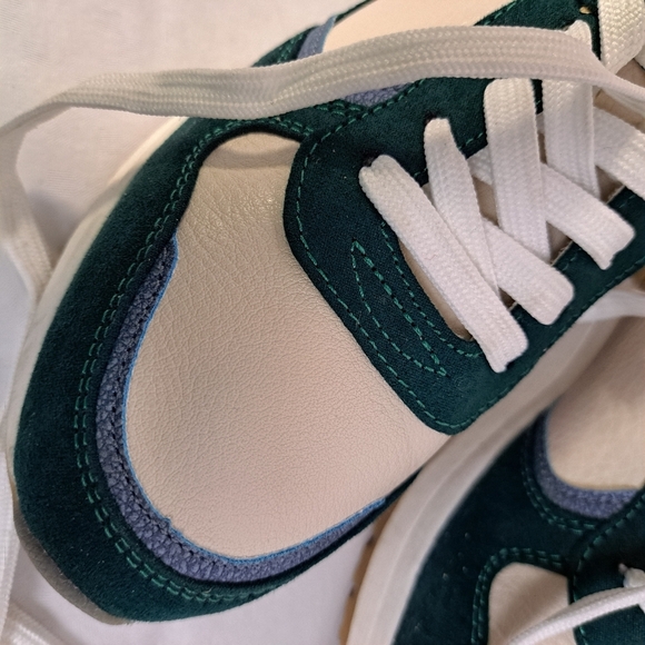 Fabletics The Colorblock Sneaker - Picture 11 of 11